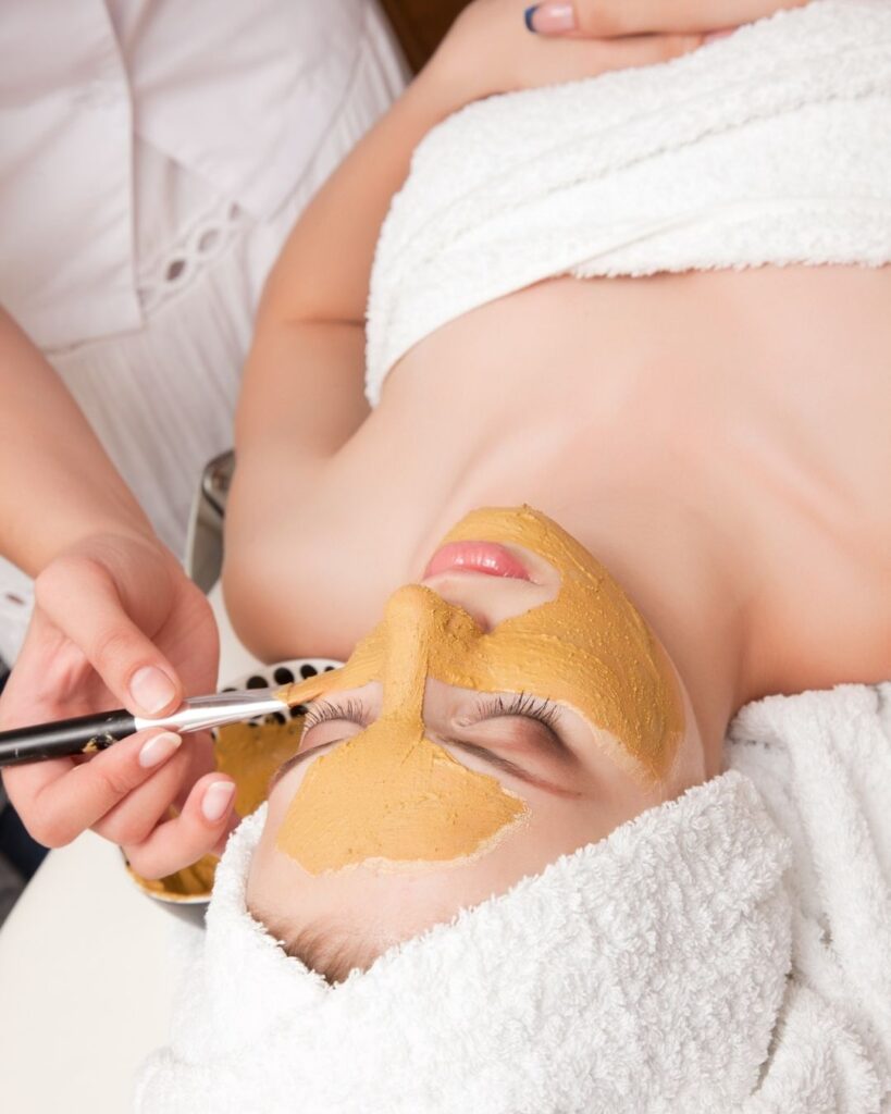 Fahle Haut pflegen mit der RINGANA FRESH exfoliating mask als Enzympeeling